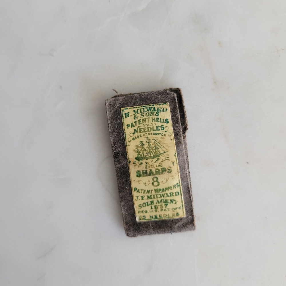 Vintage sewing needles